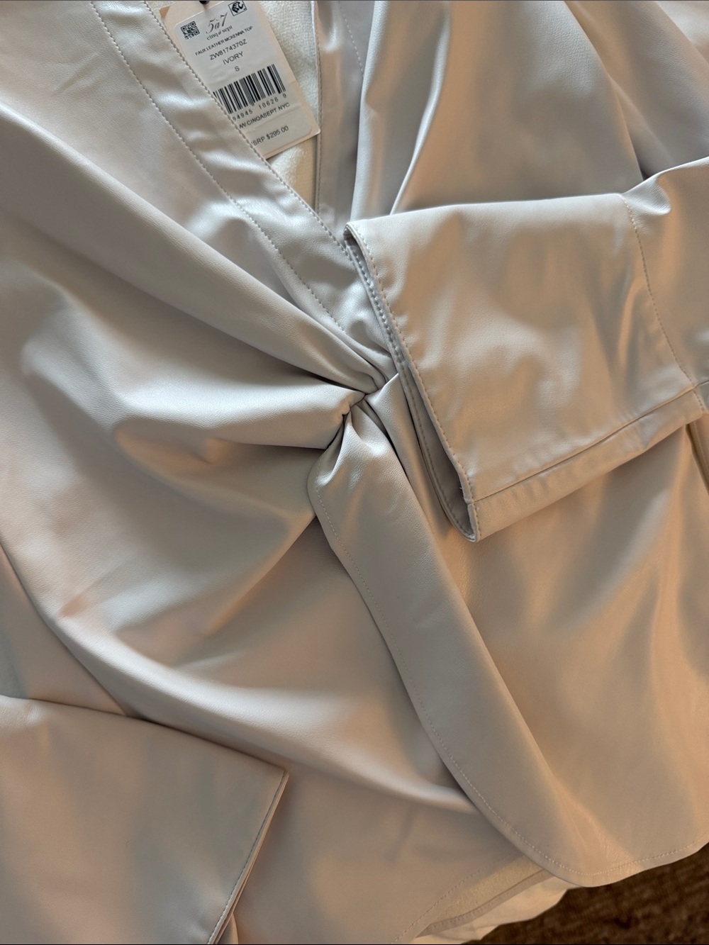Cinq a Sept off white grey Twist-Front pleather top - Picture 2 of 4